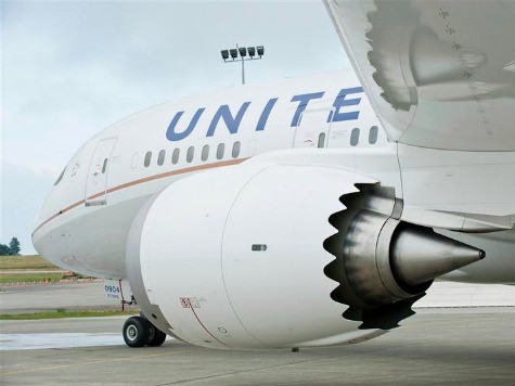 United Airlines Locks Sleeping Passenger in Plane