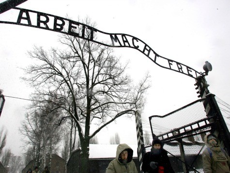 Turkish Students Arrested for Nazi Salute at Auschwitz