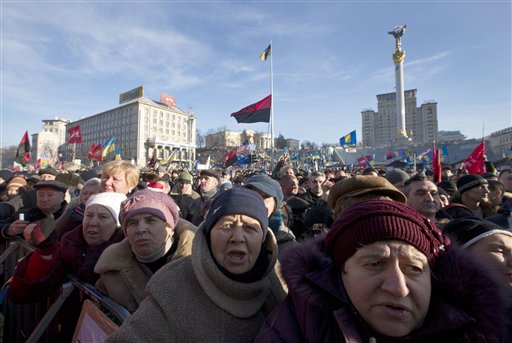 Kiev Anti-Government Protest Draws 100,000