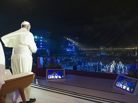 FROCK STAR: Papa Francisco Draws 3 Million to Copacabana Beach