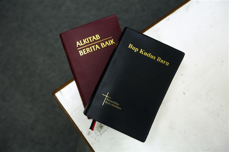 Malaysia's Islamic Authorities Seize Bibles as Allah Row Deepens