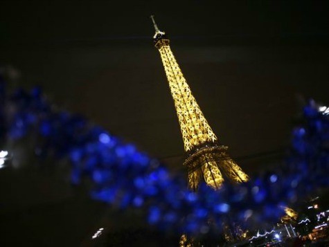WWII Ace Who Flew Through Eiffel Tower Dies in Va.