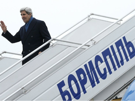 John Kerry Lands in Kiev, Pledges $1 Billion in U.S. Aid to New Government