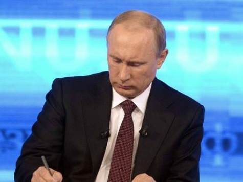 Putin Signs Law That Eases Citizenship Restrictions for Russian Speakers