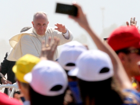 Pope Francis Thrills Rural Italians After Stopping Motorcade to Bless the Sick