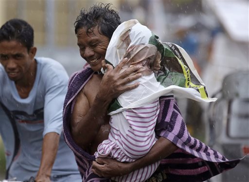 Typhoon Kills 12 in Philippines, Spares Manila