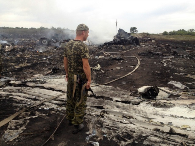 Malaysia MH17 Crash Site Still Unsecured Four Days Later