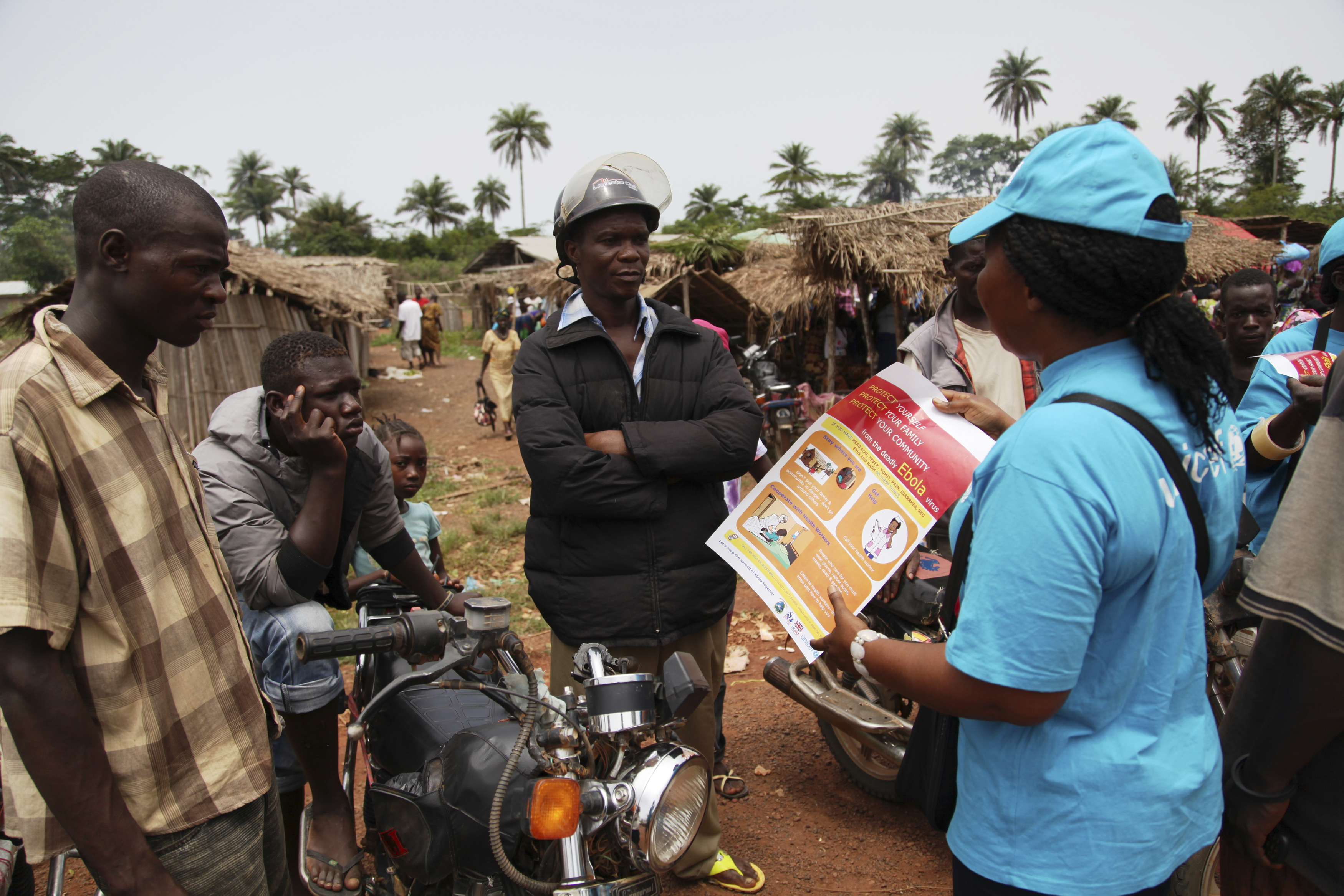 Sierra Leone Police Blockade Ebola Areas, Liberia Declares Emergency