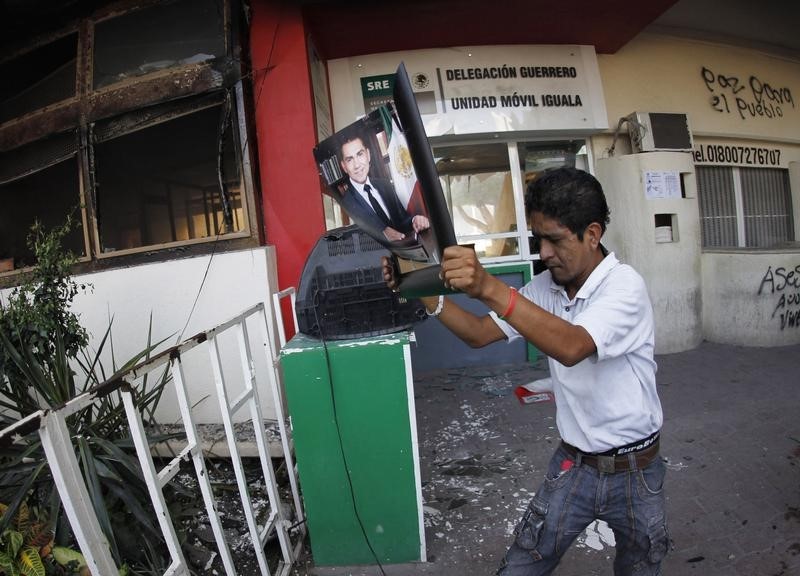 Fugitive Mexican Mayor Behind Student Disappearances Captured
