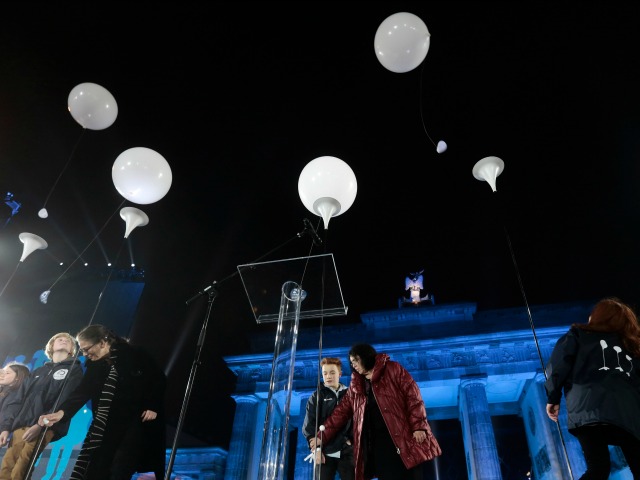 7,000 Balloons Released at Berlin Wall Remembrance