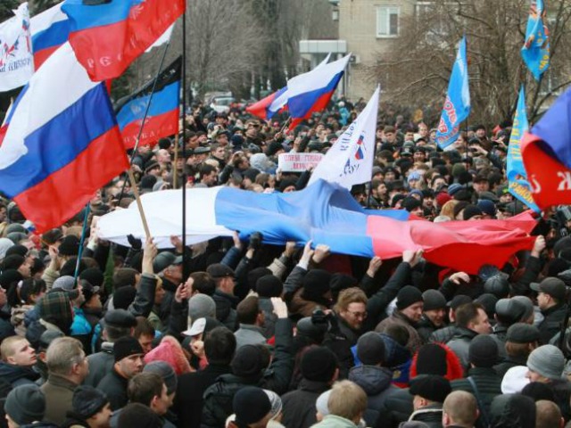 Pro-Russian Forces Defy Putin, Plan to Hold Referendum on May 11