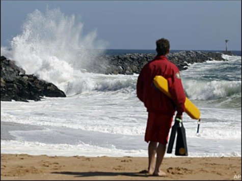 15-Year Veteran Lifeguard Drowns in Rescue Attempt at Newport Beach