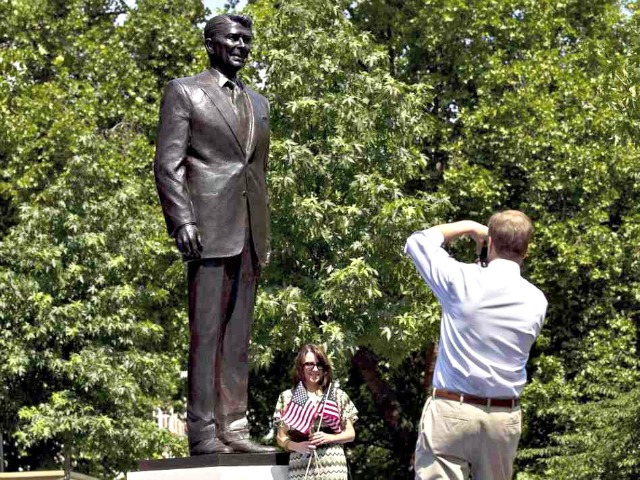 Bronze Statue of Reagan Finally Coming to California