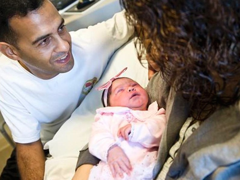 Woman Gives Birth to 11-lb. Baby on 91 Freeway