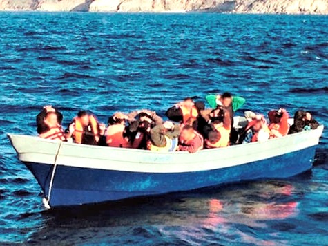 15 Illegal Immigrants Arrested In Panga Boat At Mission Beach