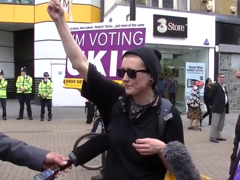 VIDEO: Fake 'Romanian' Protesters Exposed at UKIP Rally