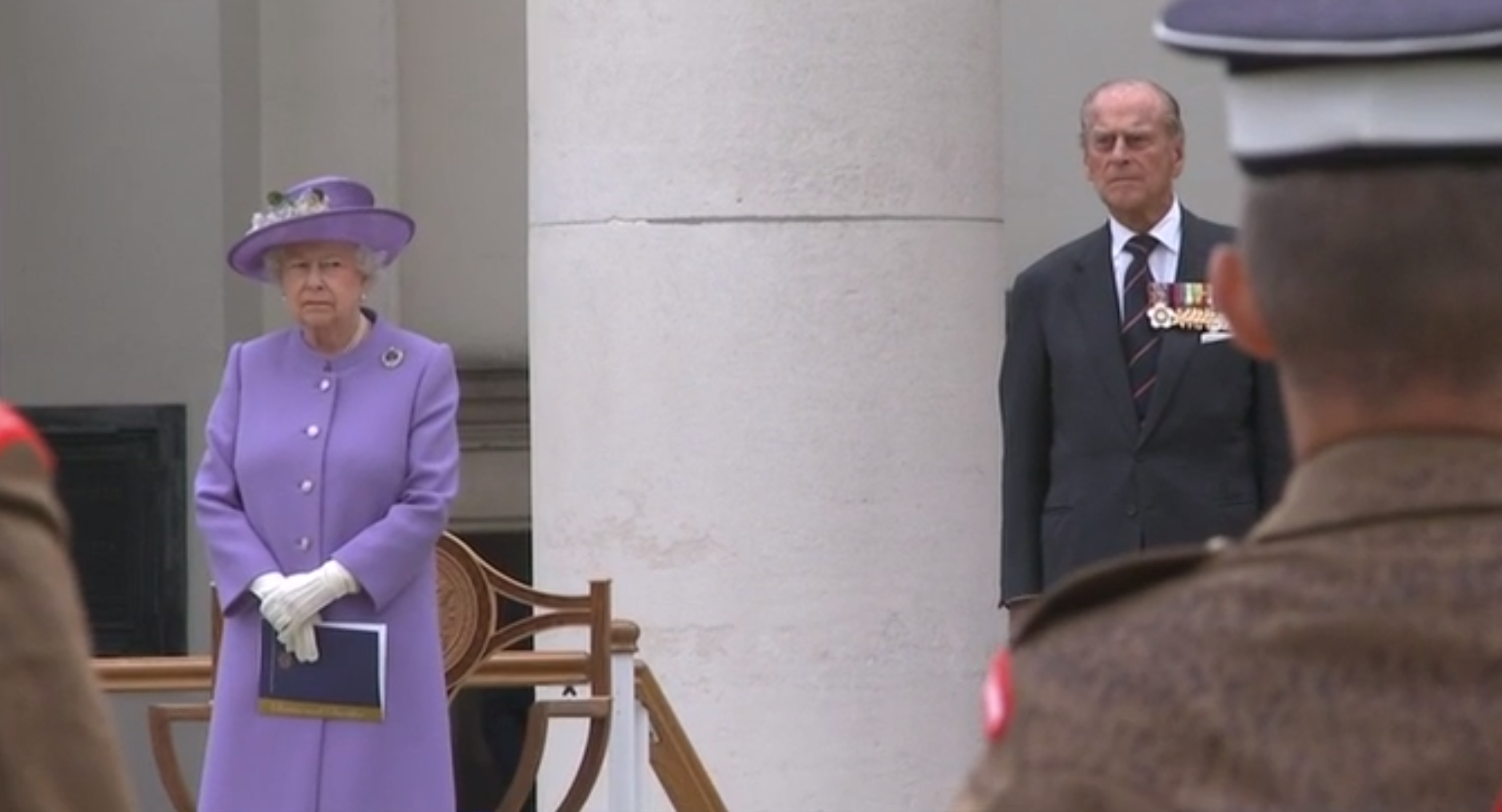 Queen Commemorates Armed Forces on WWI Centenary