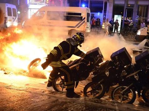 Le Pen Calls for End to Dual Nationality After Riots by French-Algerians