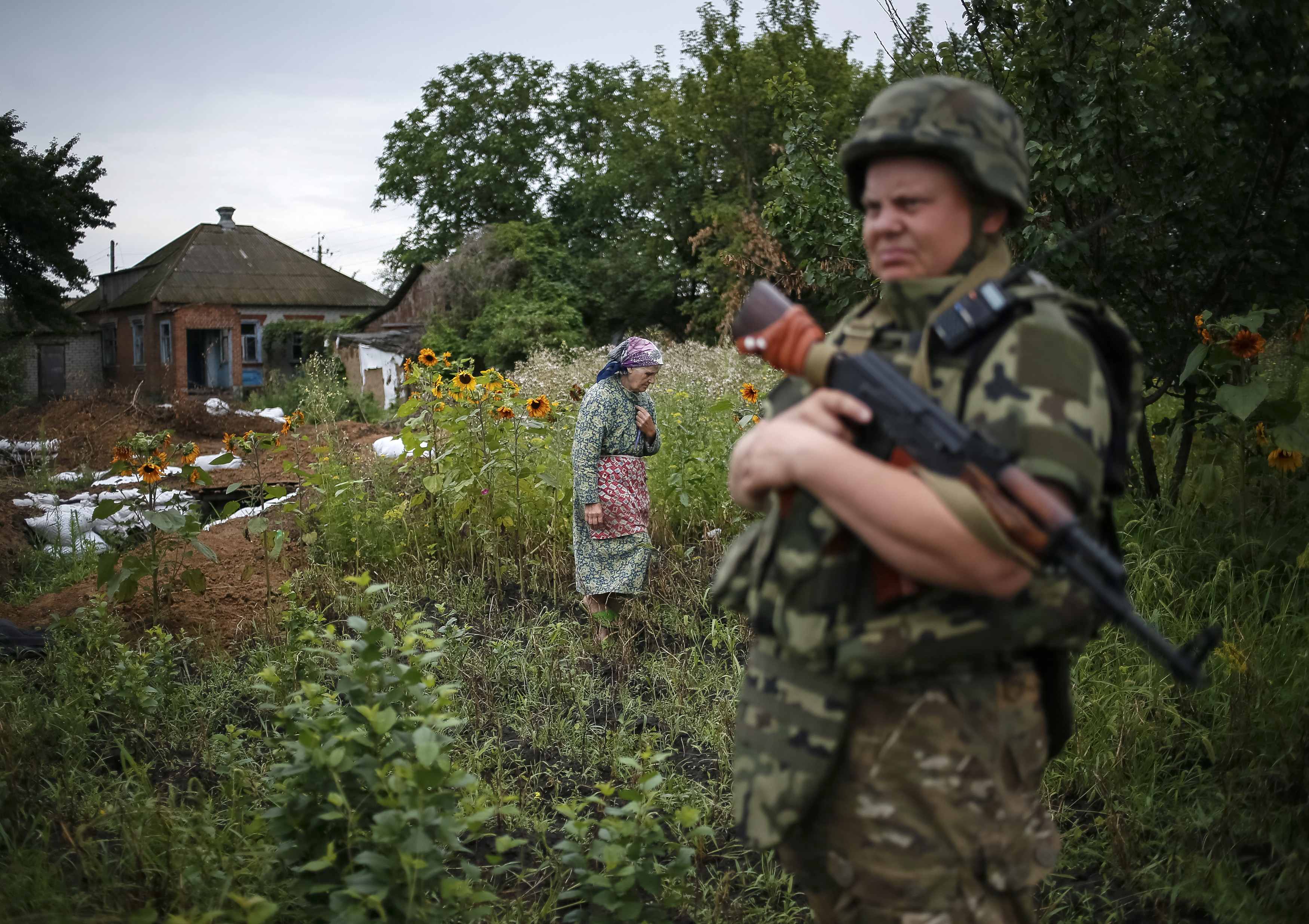 Ukraine Says Russian Army Officers Fighting Alongside Rebels