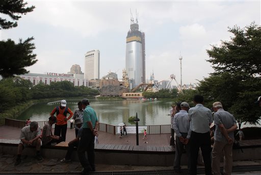 Concerns as Sink Holes Appear at Base of World's 6th Tallest Building