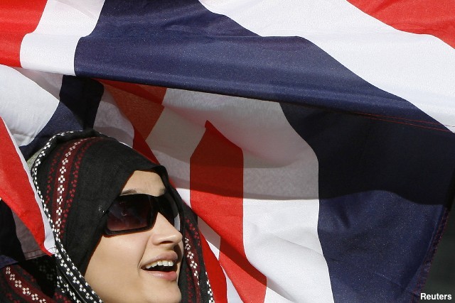 Top UK Department Store to Sell Hijabs as School Uniforms