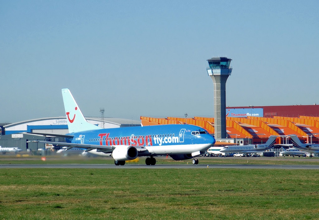 'Asian Men With Rangefinders': Armed Terror Police Called to Luton Airport