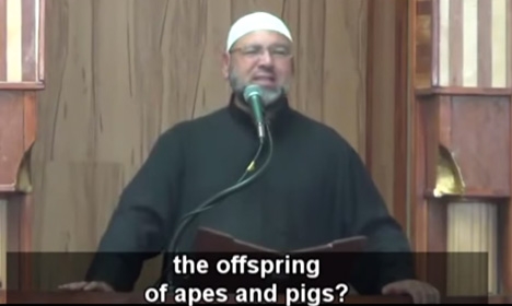 Imam Calls Jews 'Pigs and Apes' in Mosque Rant