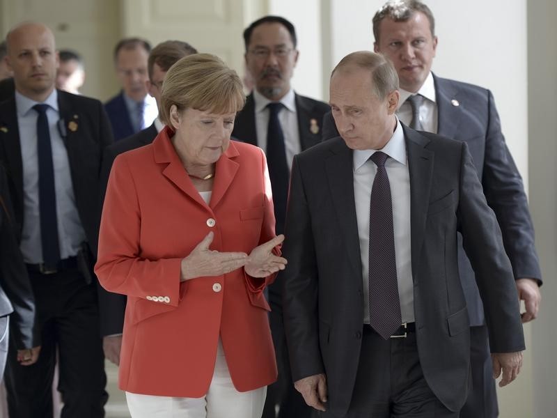 Insight: Merkel Hits Diplomatic Dead-End with Putin
