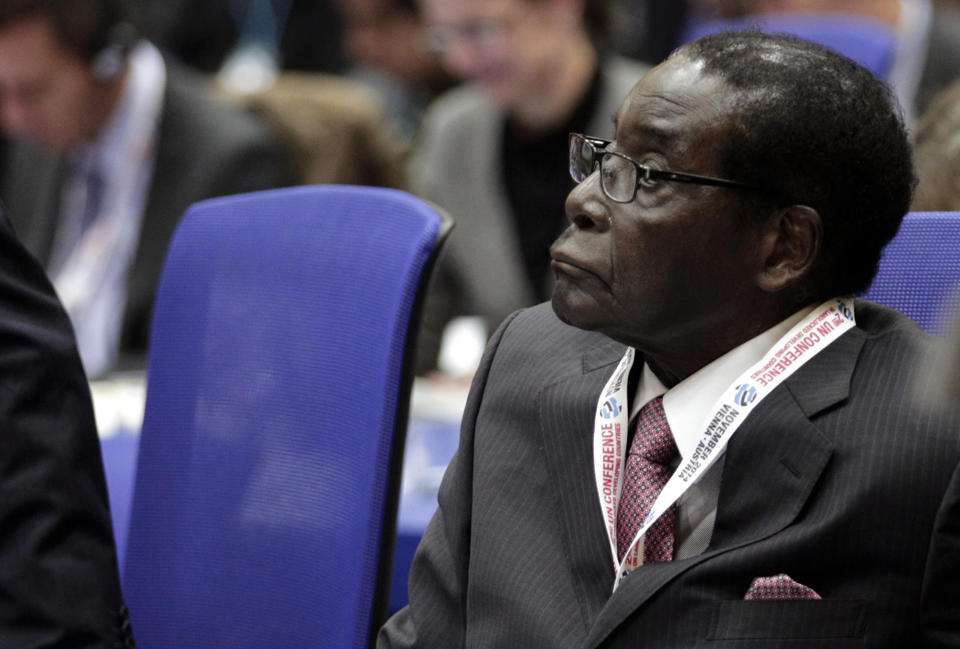 Mugabe Reshuffles Cabinet after Purge