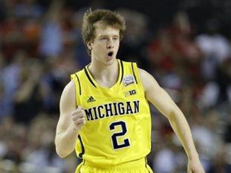 Trey Who? Spike Albrecht Goes Off to Give Wolverines Halftime Lead: Michigan 38, Louisville 37