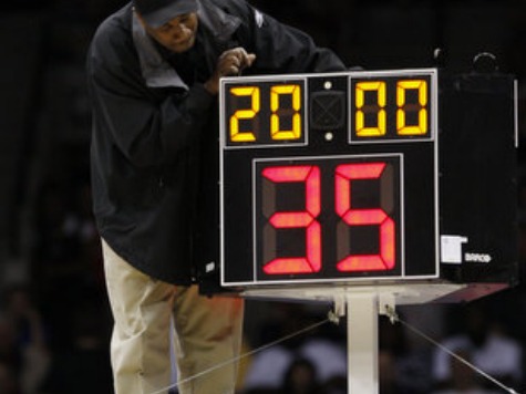 Izzo: Shorten College Basketball Shot Clock