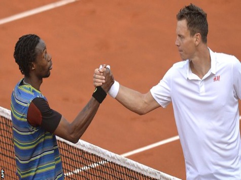 France's Monfils Upsets Fifth Seed Berdych At French Open