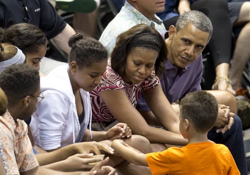 Obama Attends Oregon State-Akron Basketball Game in Hawaii