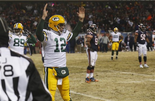 Aaron Rodgers Leads Packers to Playoffs
