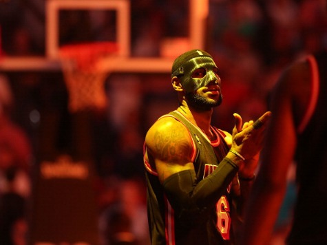 LeBron Switches from Black Mask to Clear One at NBA's Request