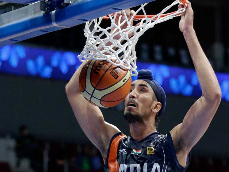 Sikh Ballers Seek to Dunk and Don Turbans