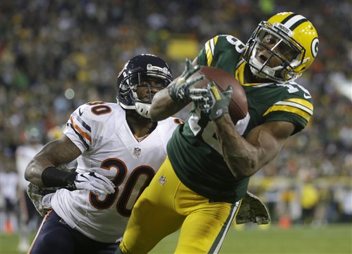 Aaron Rodgers Throws 6 TDs, Packers Rout Bears 55-14