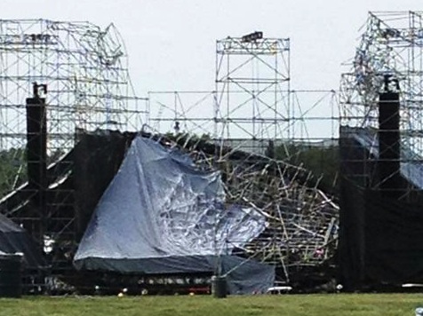 Stage Collapses Before Radiohead Concert