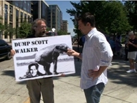 Anti-Walker Protester Scares School Kids At WI Capitol Building
