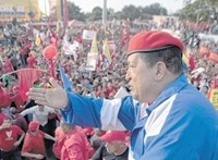Venezuelans sing 'happy birthday' to Hugo Chavez