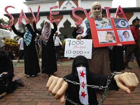 Panetta: Iran Trying to Bolster Syrian Regime