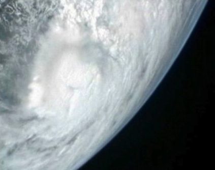 Incredible Video Of Hurricane Sandy Approaching U.S.