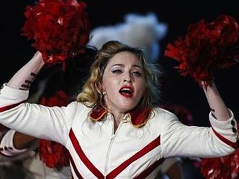 Madonna Loudly Booed After Telling Audience To Vote Obama