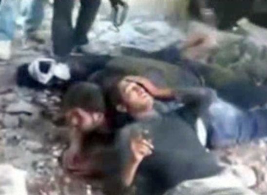 Video: Syrian Rebels Slaughter POWs