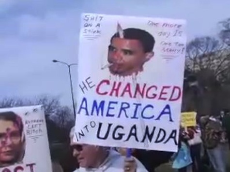 Republican Carries Sign with Obama's Head on a Spike, Secret Service Pays a Visit