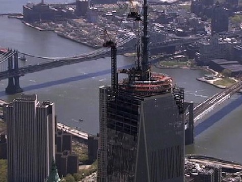 Final Spire Pieces Lifted To WTC