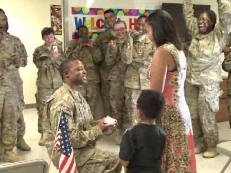 Fort Hood Soldier Comes Home, Proposes