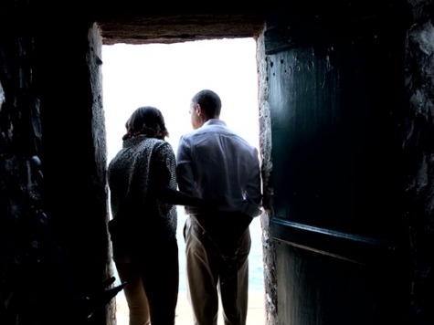Obamas Visit Senegal's 'House of Slaves' Museum
