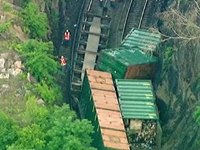 Raw: Derailed Train in NYC Disrupts Morning Commute