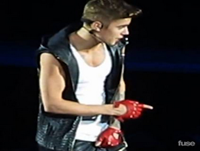 Bieber Drops Fan's Phone Down His Pants